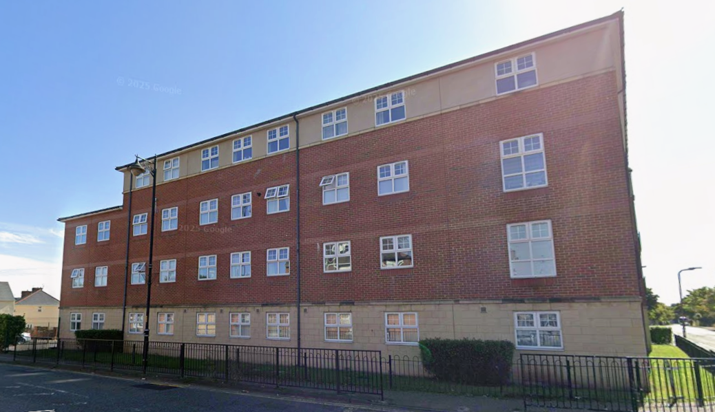 Flat Coniston Court in Blyth