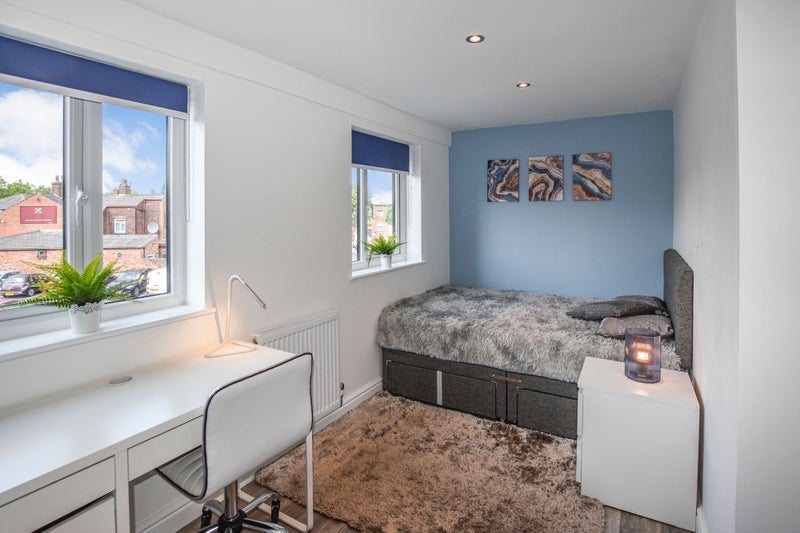 Room Bury New Road in Whitefield