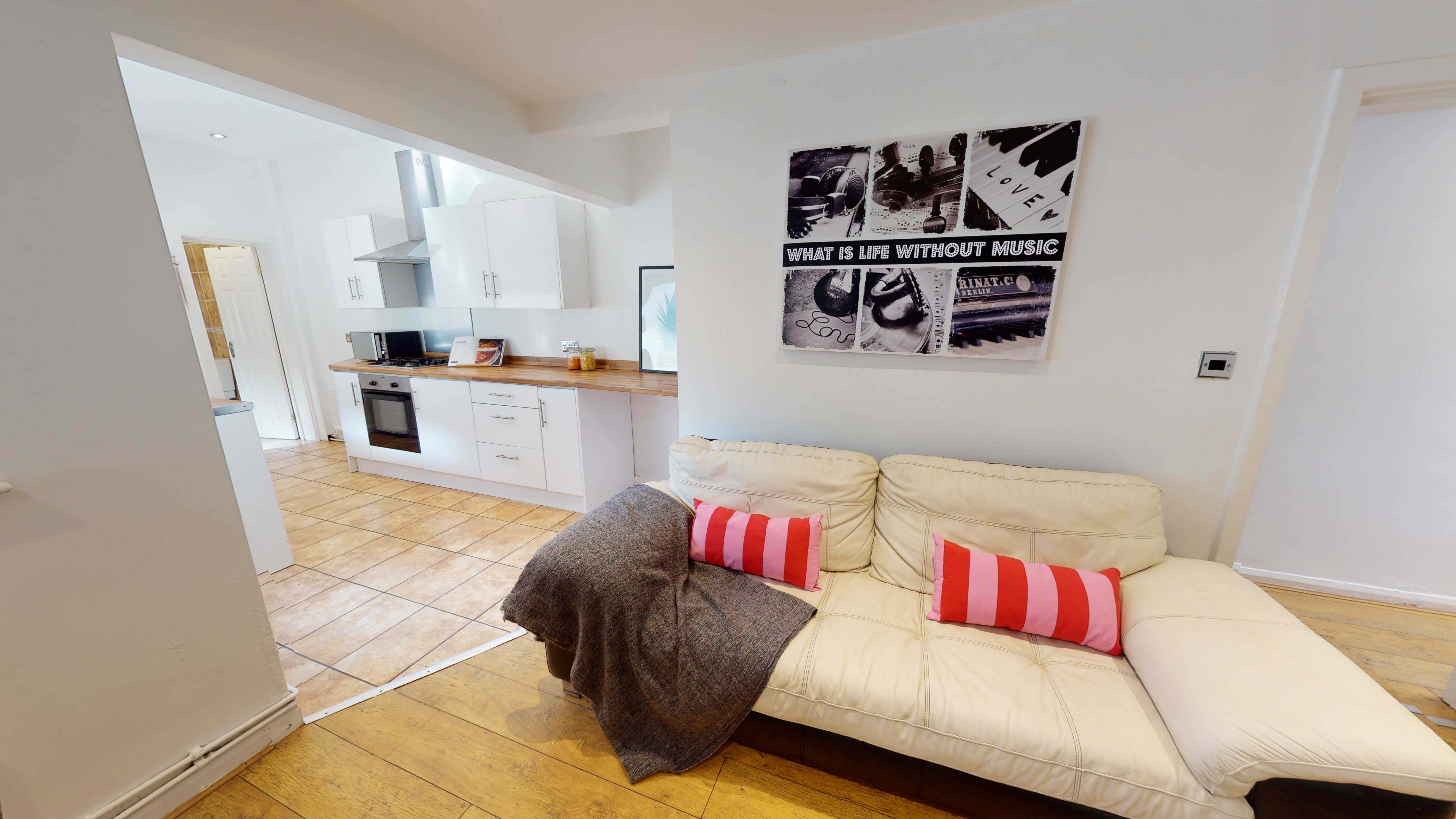 Room Watkin Street in Nottingham