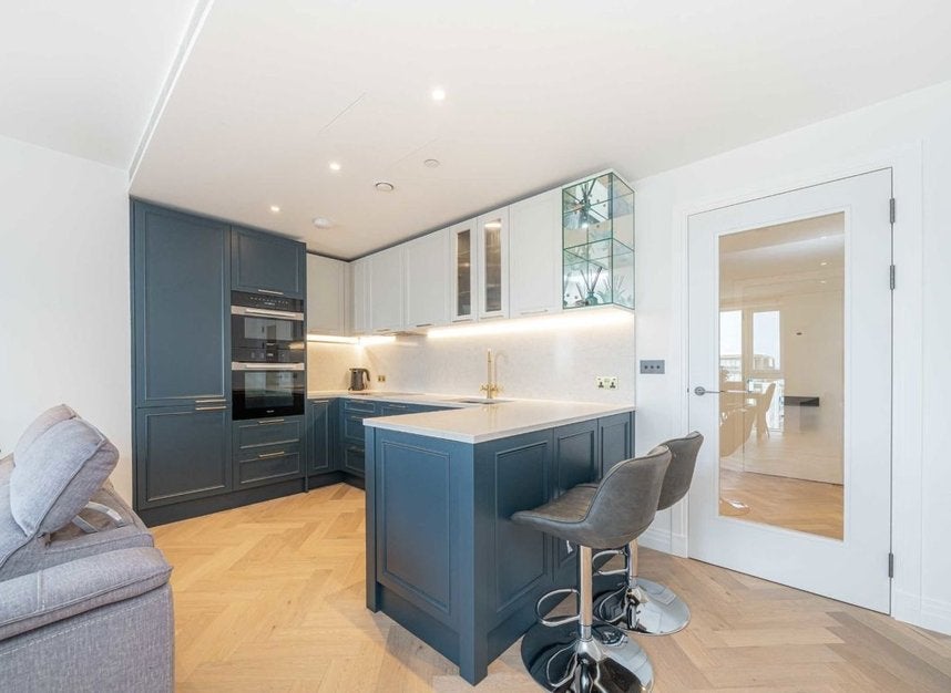 Flat Imperial Road in Greater London