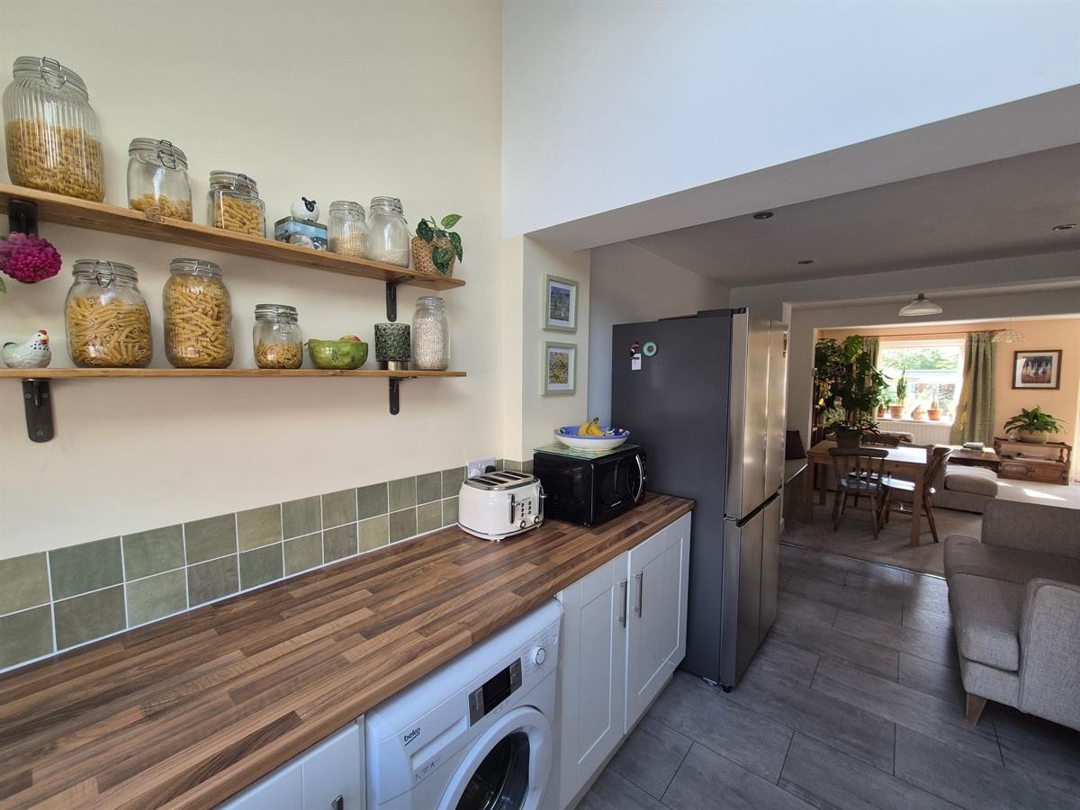 House Grosmont Close in Monmouth