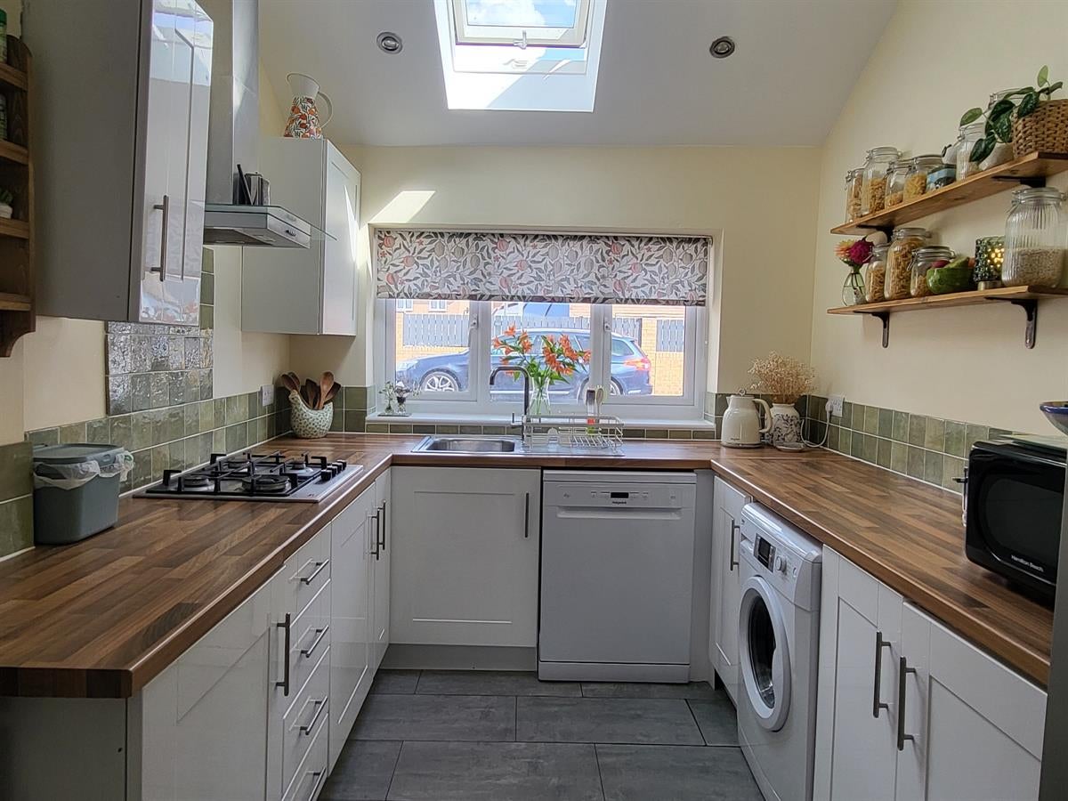 House Grosmont Close in Monmouth