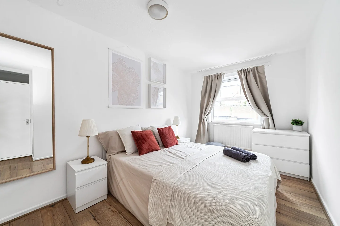 House Rochemont Walk in Greater London