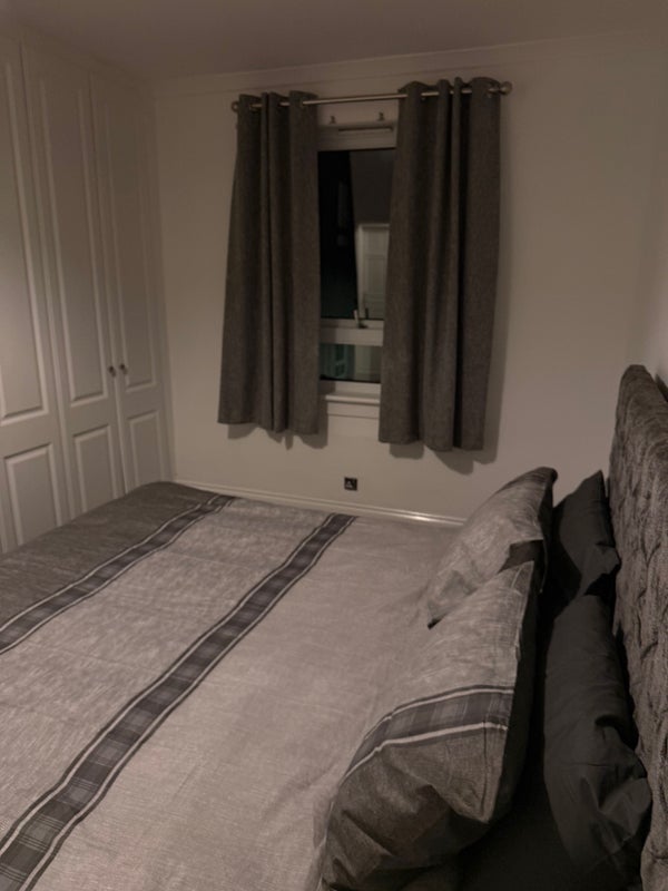Room Hillend Crescent in Duntocher