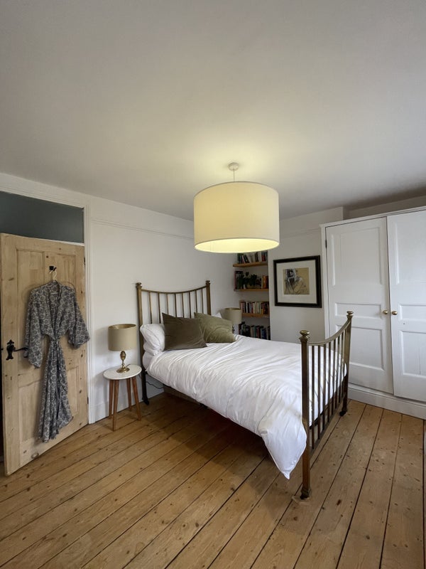 Room Repton Road in Bristol