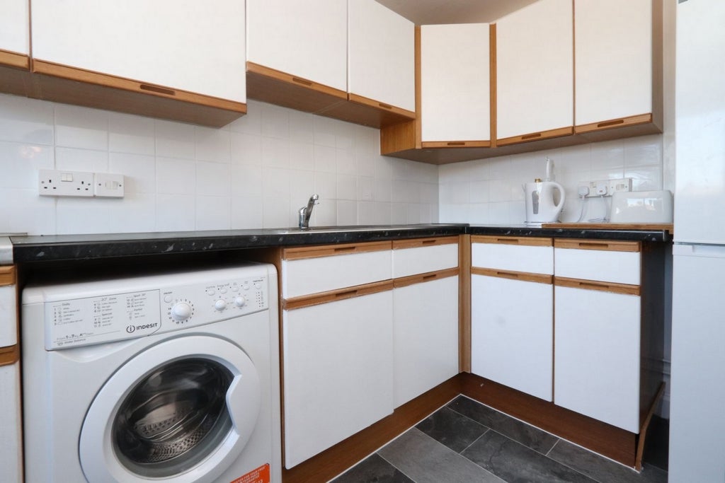 Room Globe Road in Greater London
