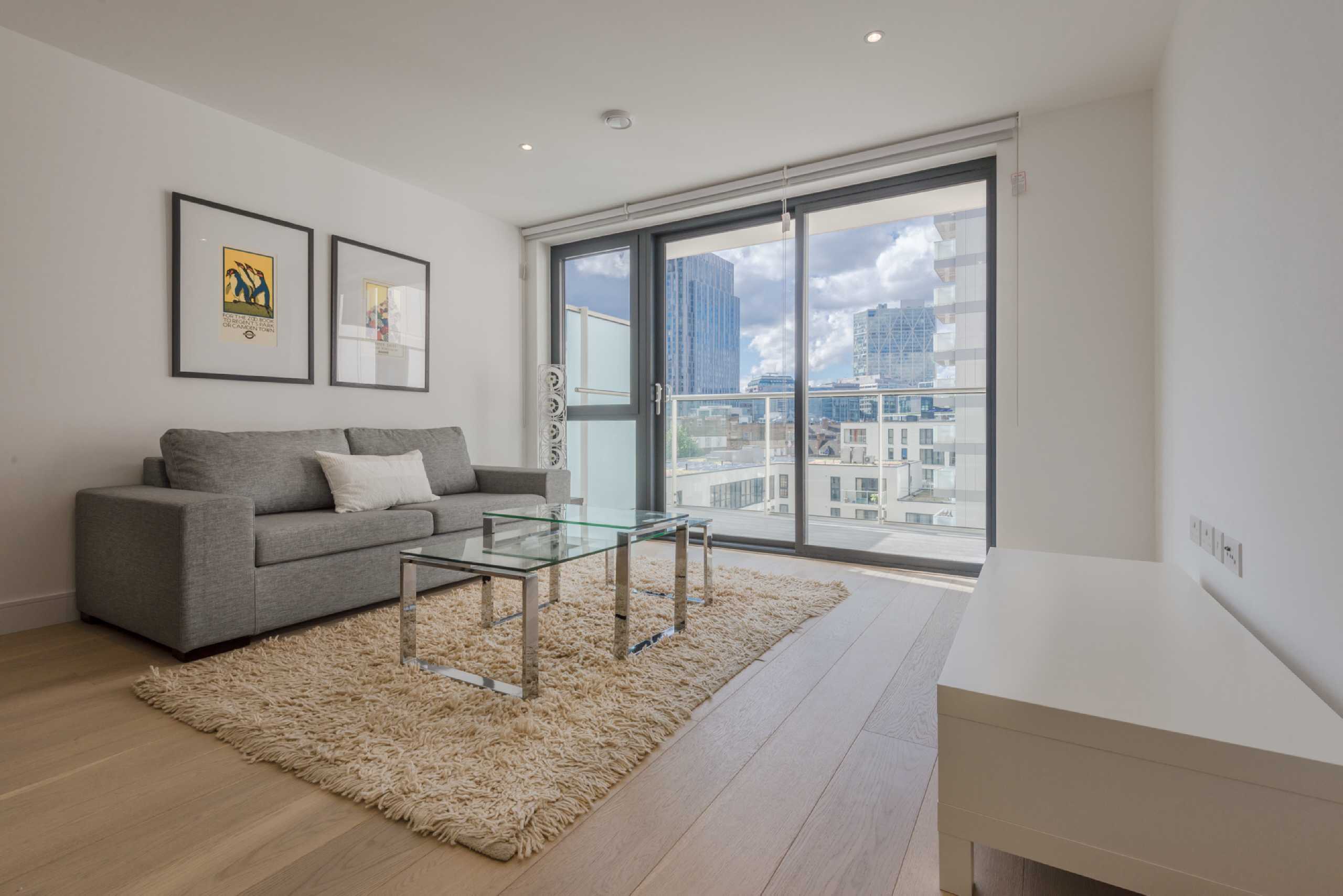Flat Commercial Street in Greater London