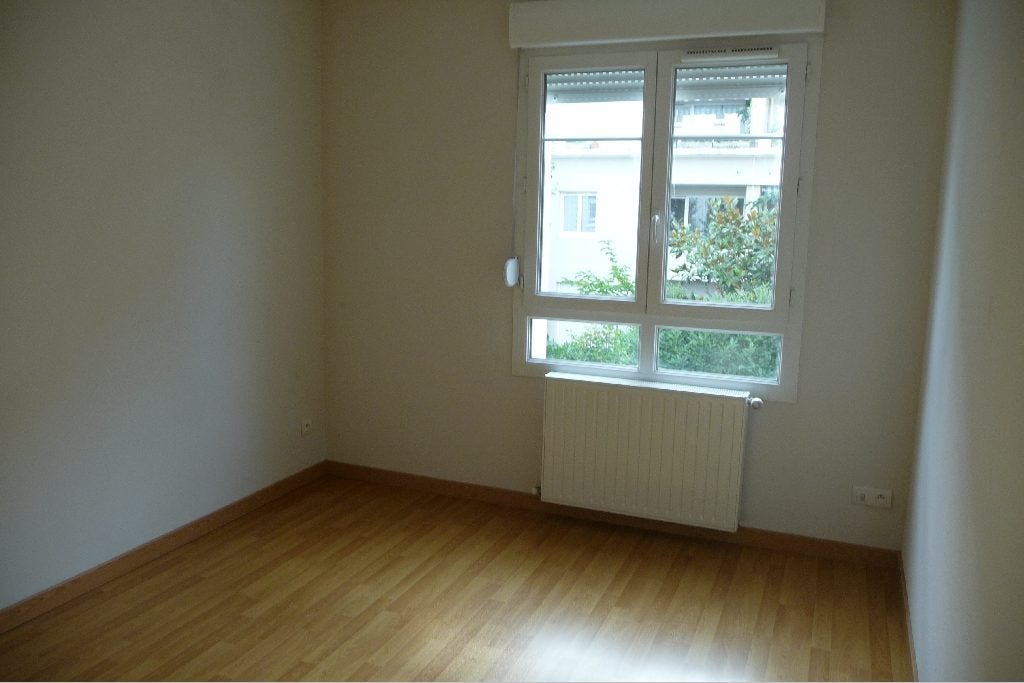 Flat Avenue Albert Einstein in Villeurbanne