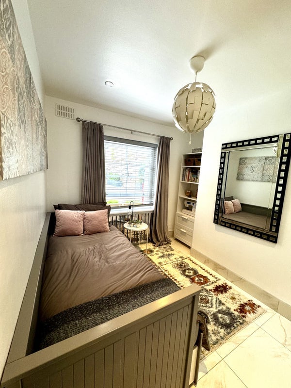 Room St Anns Road in Greater London