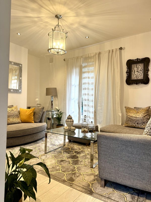 Room St Anns Road in Greater London
