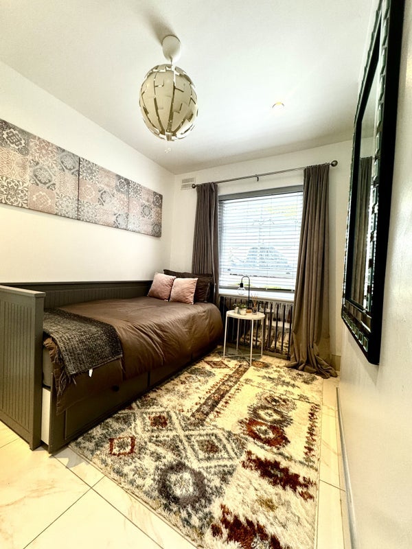 Room St Anns Road in Greater London