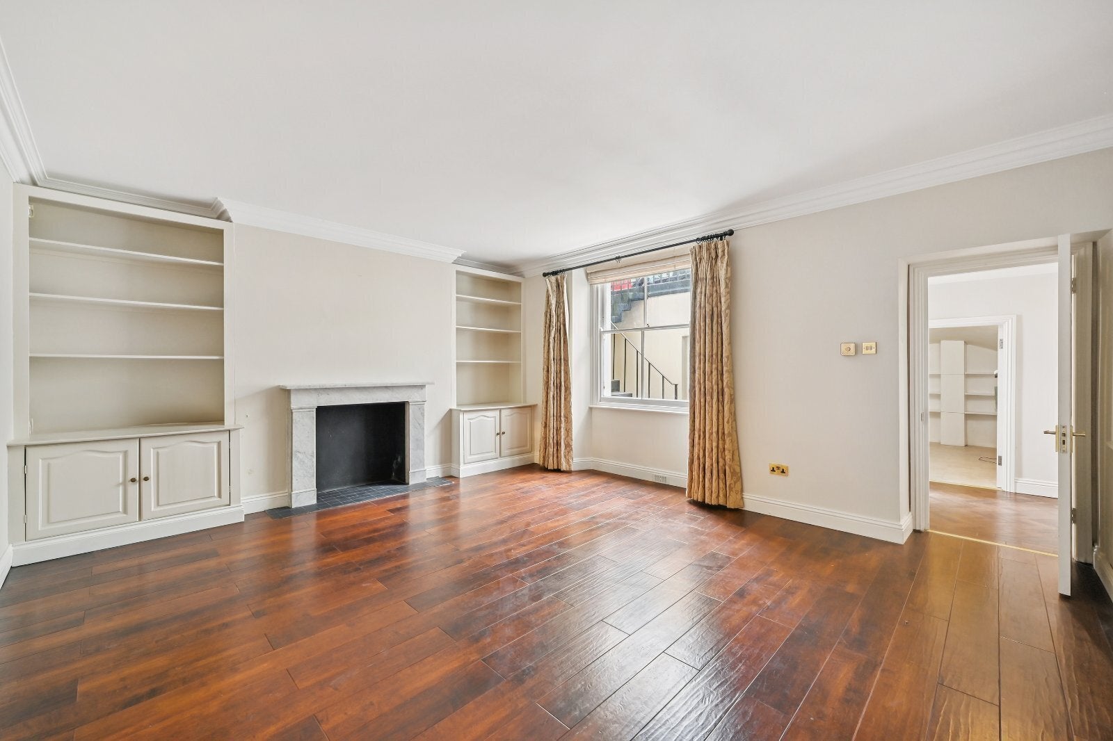 Flat Belgrave Road in City of Westminster