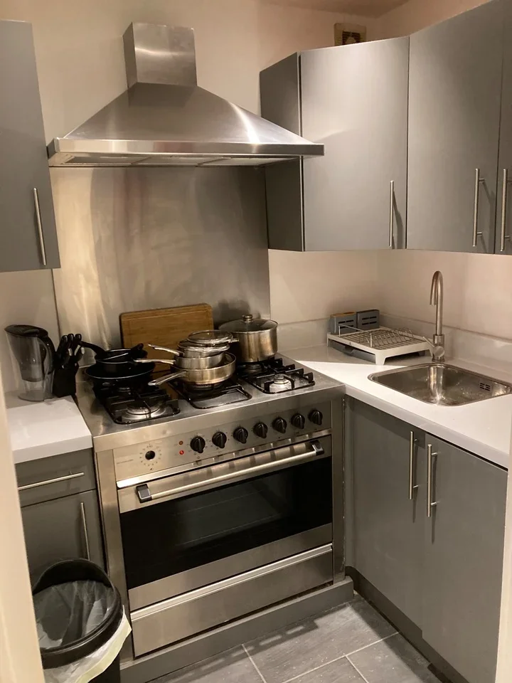 Flat Finborough Road in Greater London