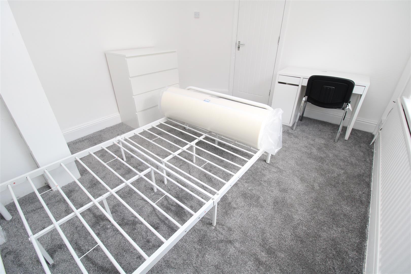 Room Upper Alma Terrace in Pontypridd
