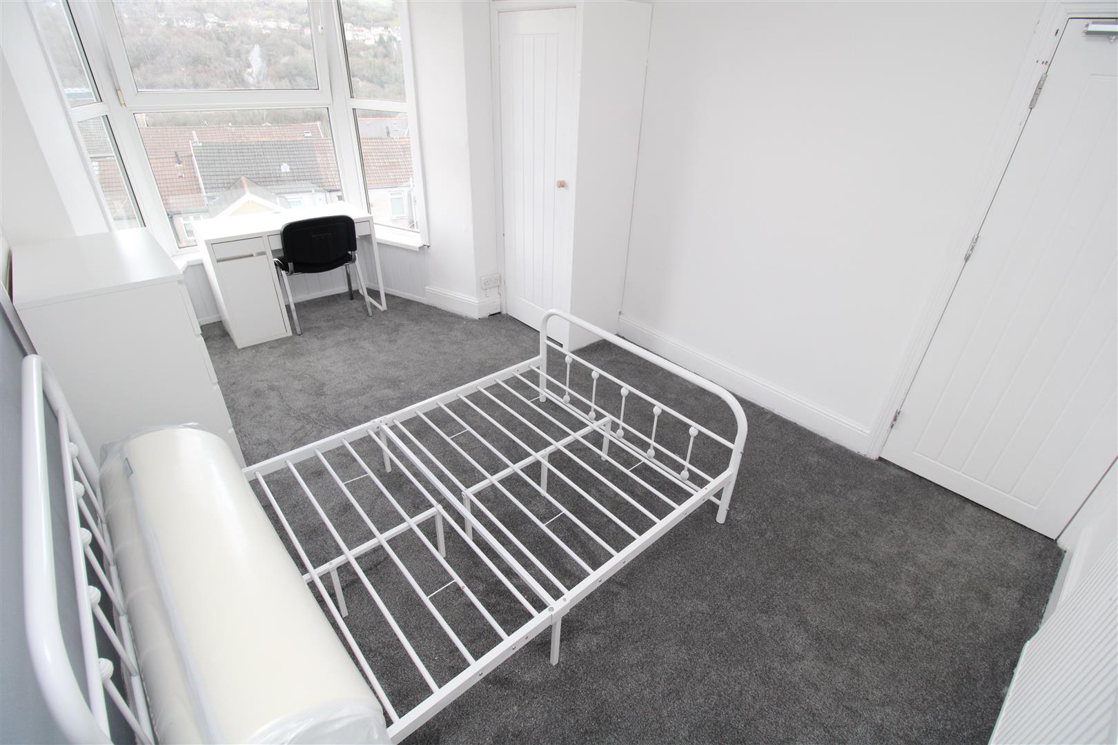 Room Upper Alma Terrace in Pontypridd