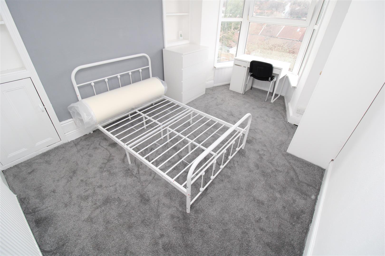 Room Upper Alma Terrace in Pontypridd