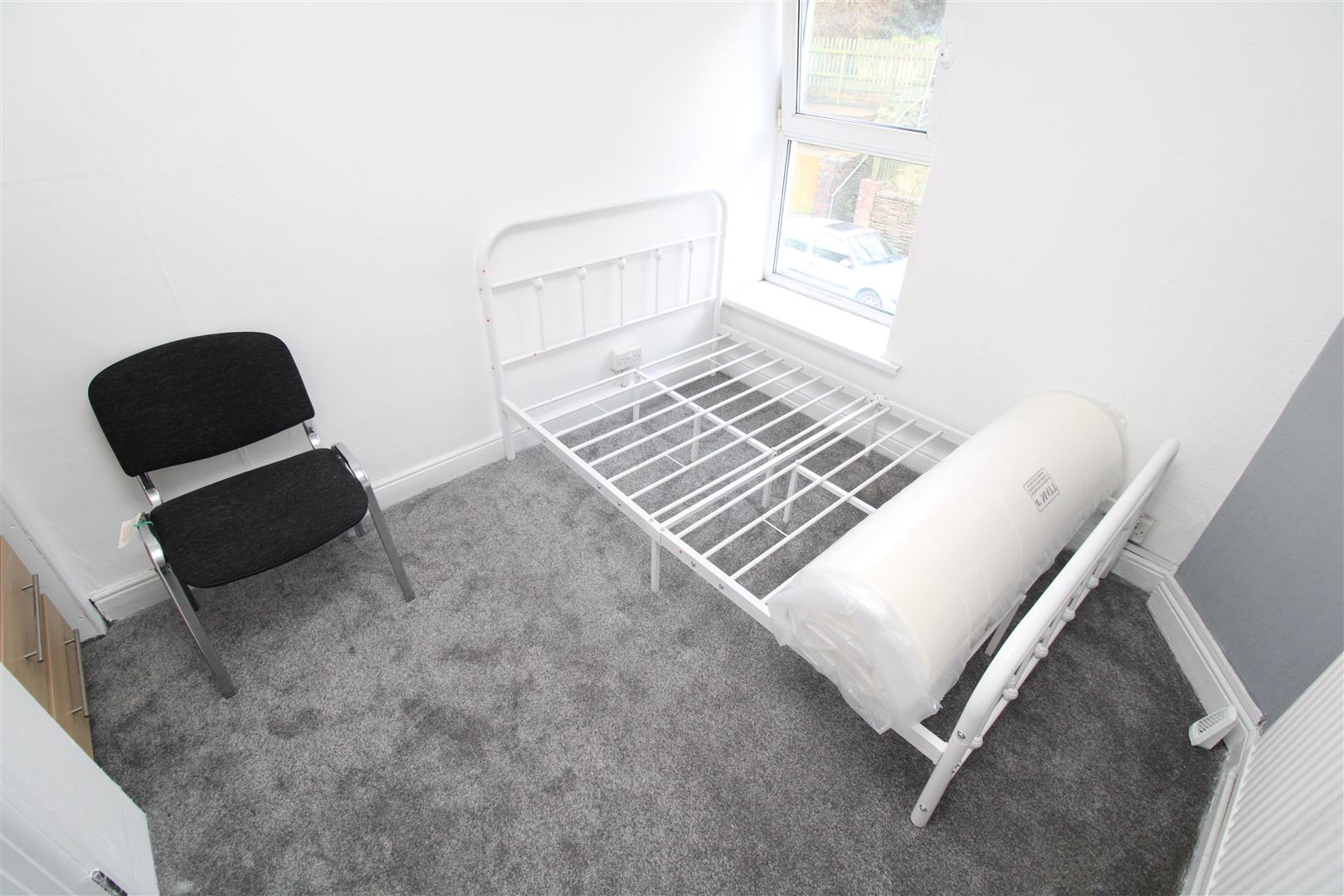 Room Upper Alma Terrace in Pontypridd