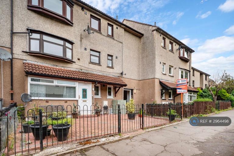 Flat Denmilne Path in Glasgow