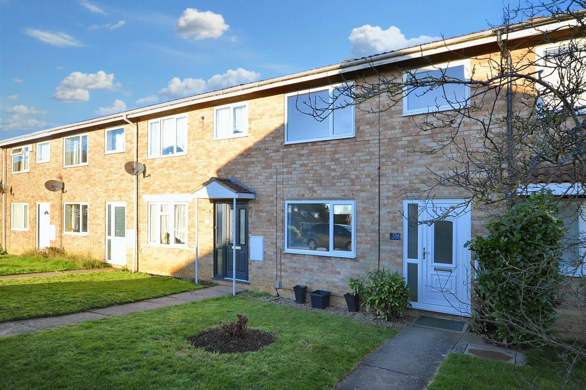 House Obelisk Rise in Boughton