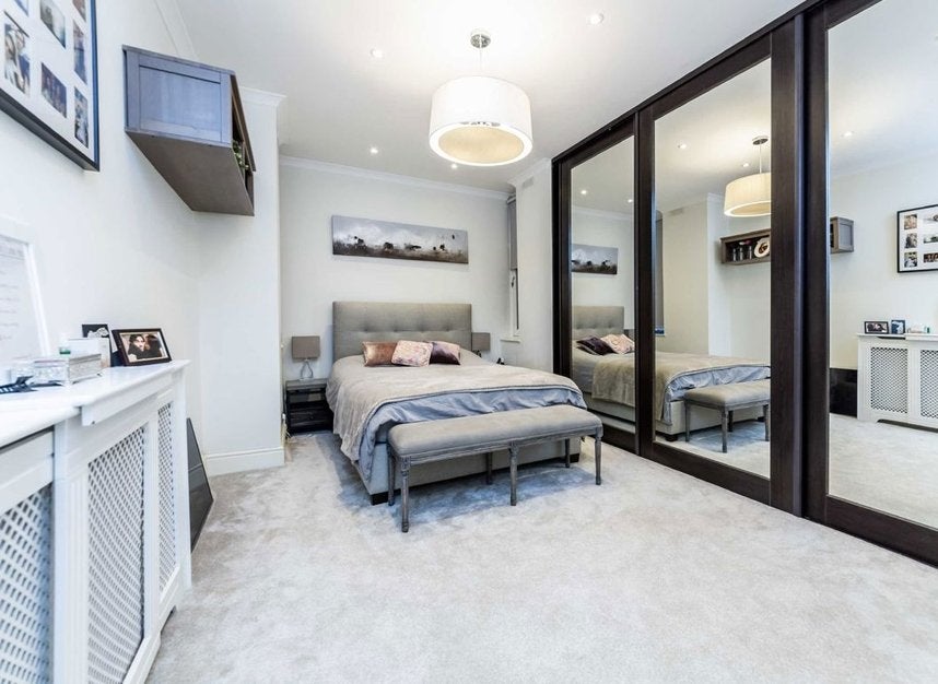 Flat Iverna Court in Greater London
