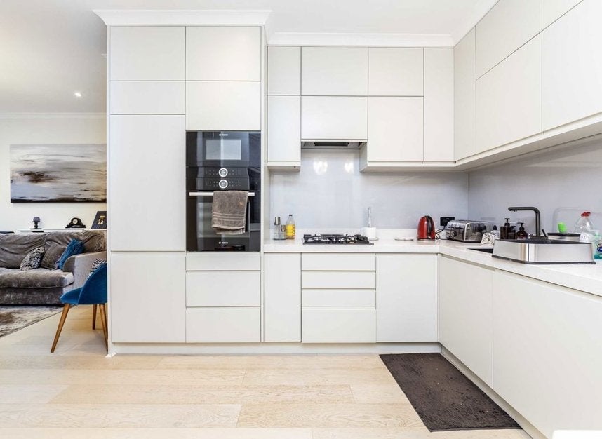Flat Iverna Court in Greater London
