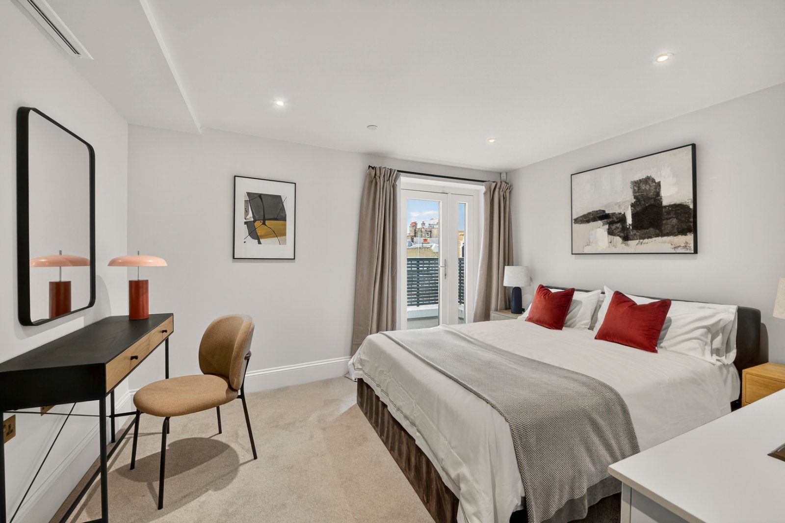 Flat Bull Inn Court in City of Westminster