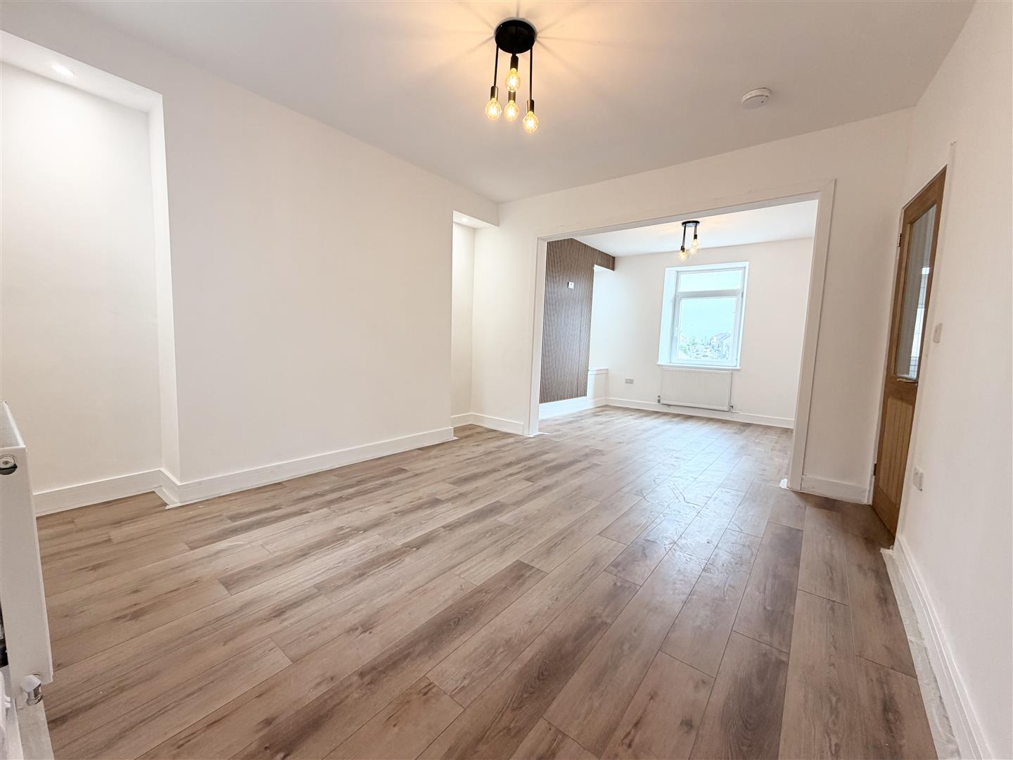 Flat Pentregethin Road in Swansea
