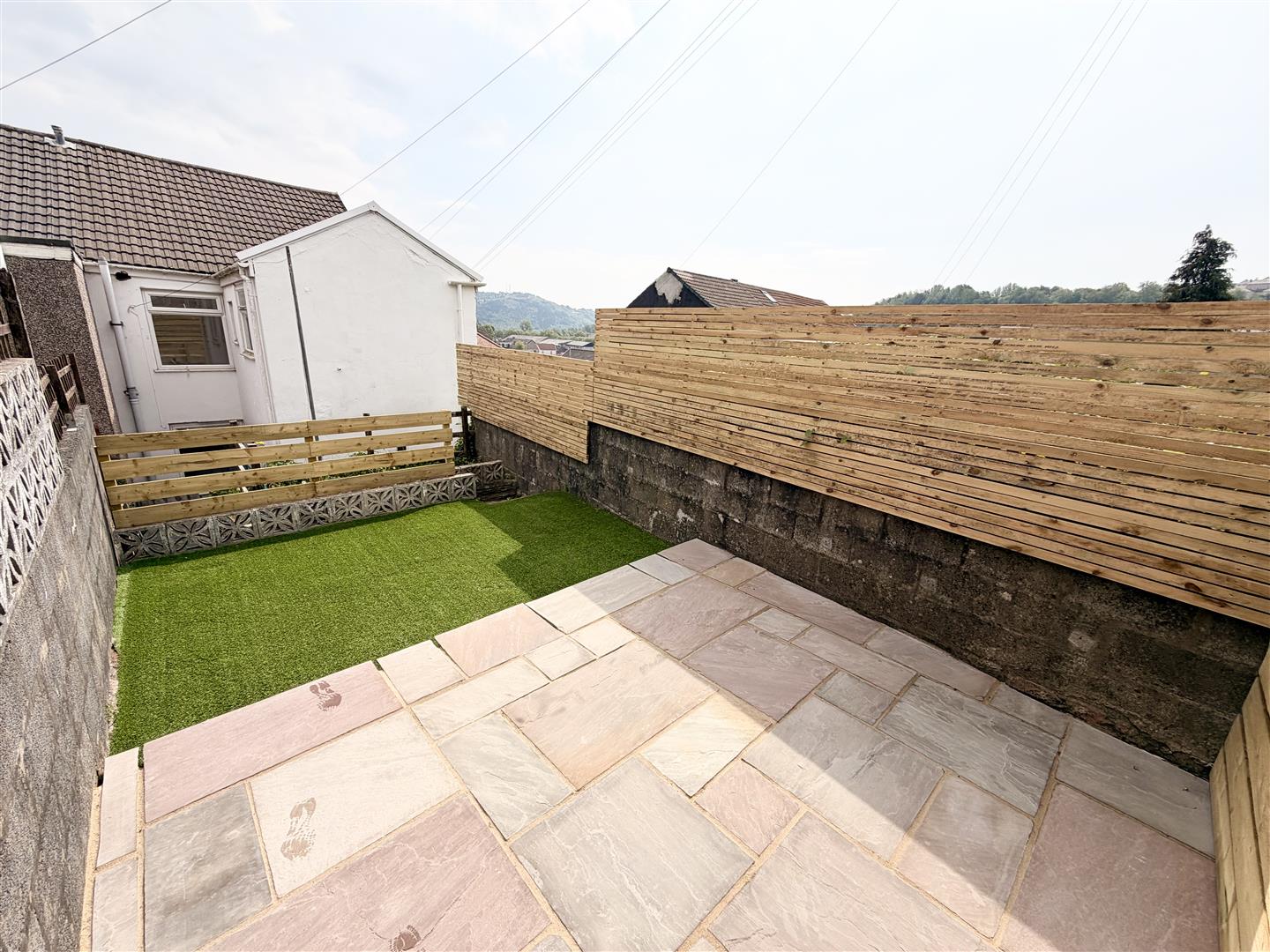 Flat Pentregethin Road in Swansea