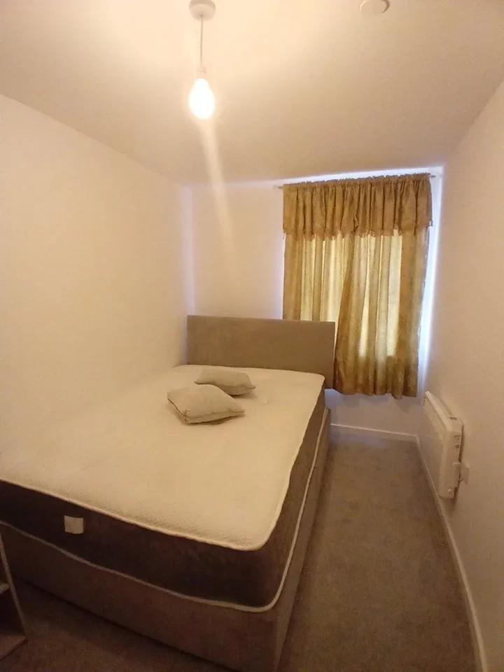 Room Sayers Way in Greater London