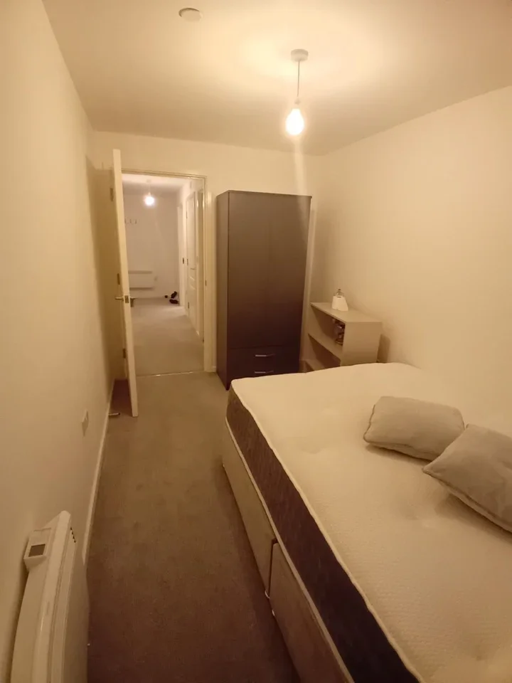 Room Sayers Way in Greater London