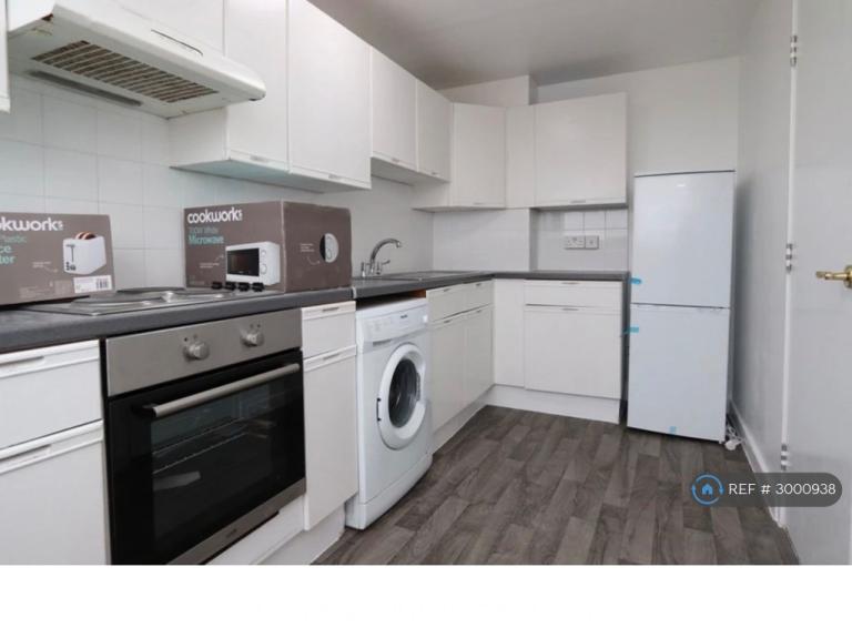 Room Bakersfield in Greater London