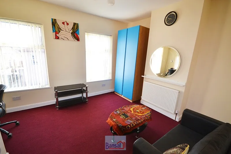 Flat Gloucester Street in Coventry