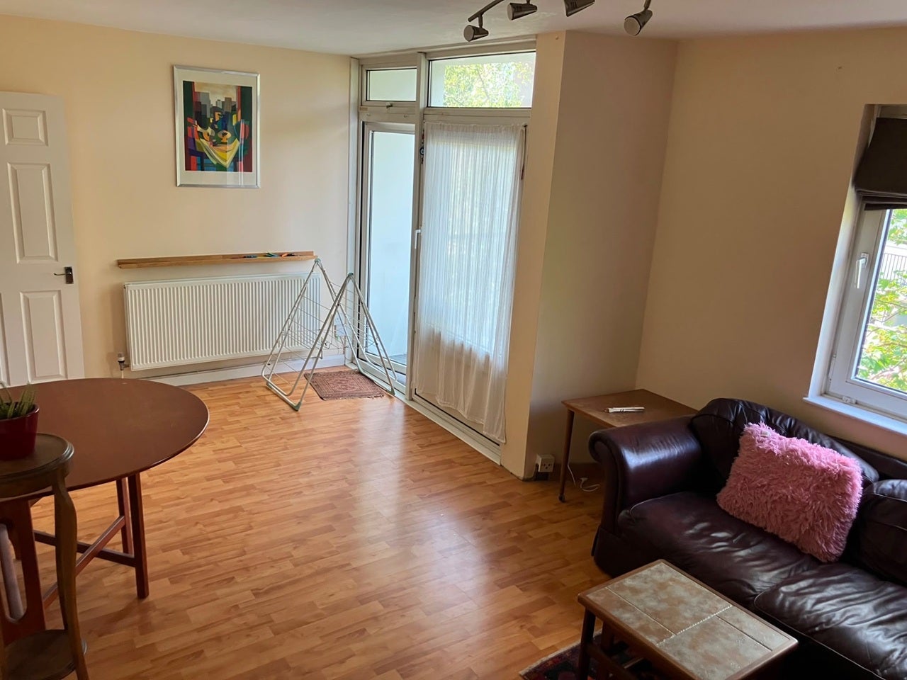 Room Windlesham Grove in Greater London