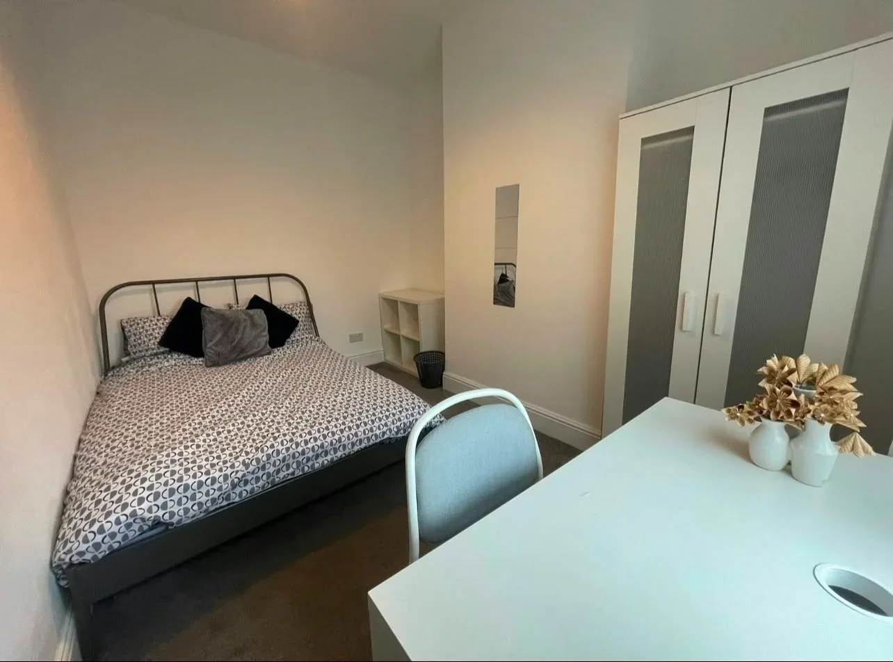 Room Mayfield Street in Hull