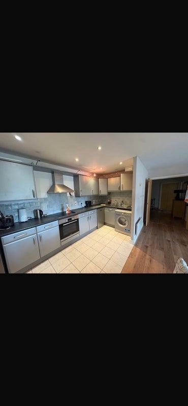 Room Stockwell Road in Greater London