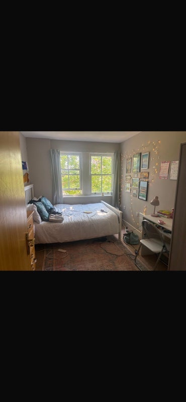 Room Stockwell Road in Greater London