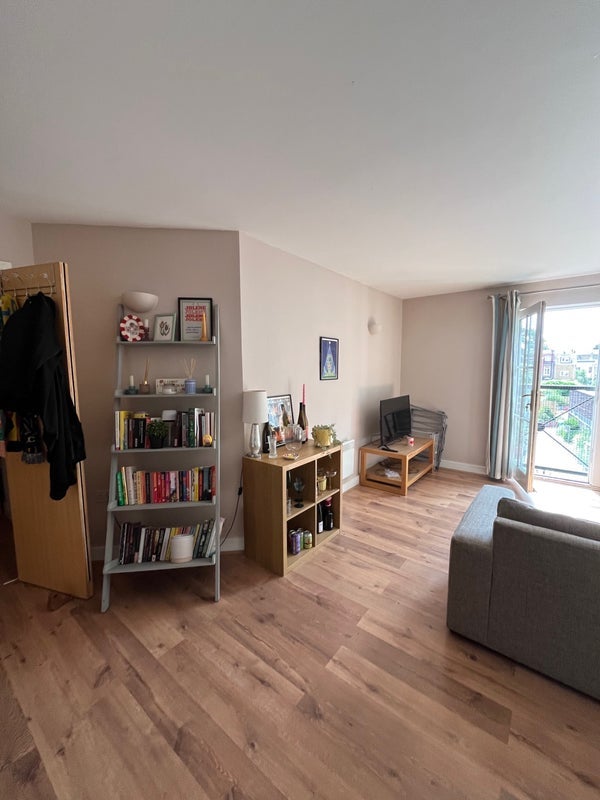 Room Stockwell Road in Greater London