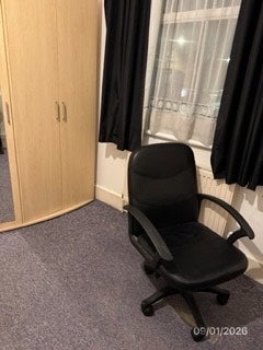 Room Exning Road in Greater London
