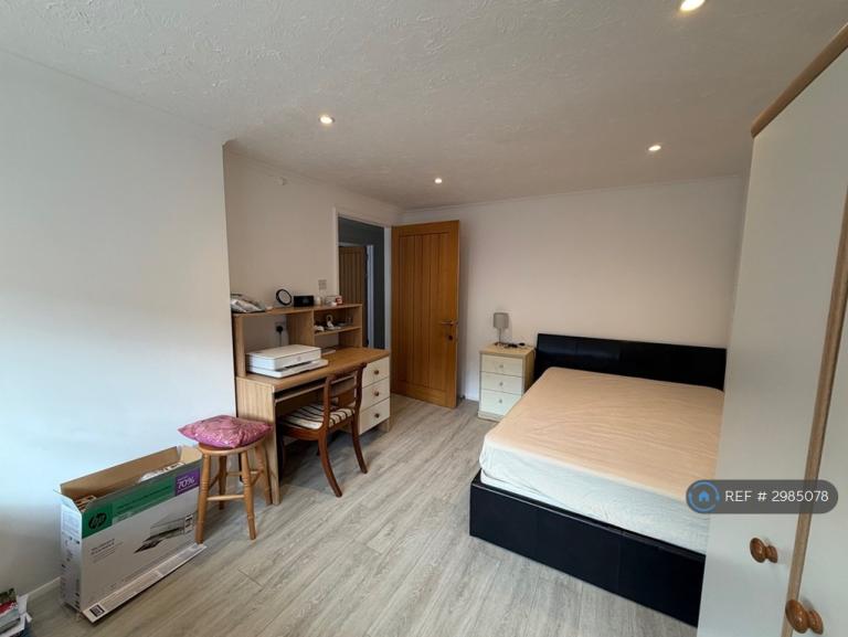 Room Guardswell Place in Seaford