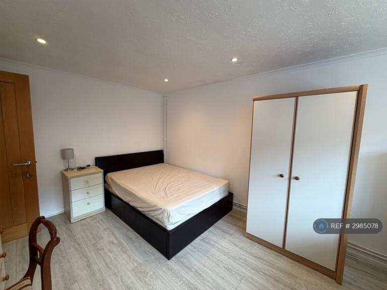 Room Guardswell Place in Seaford