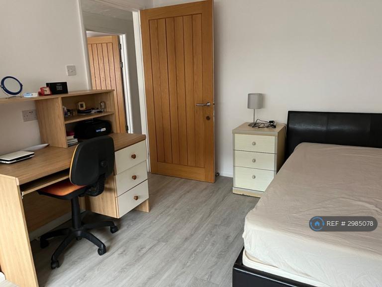 Room Guardswell Place in Seaford