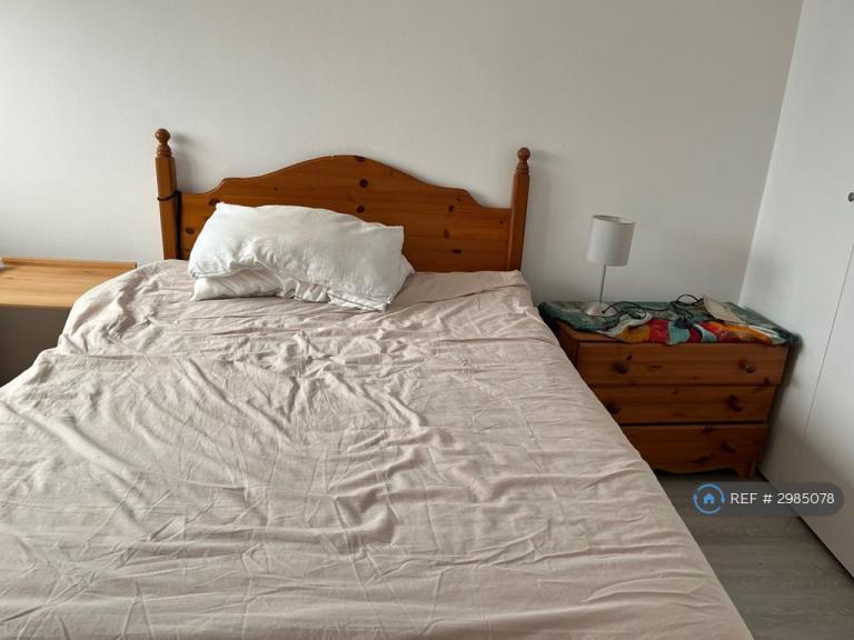 Room Guardswell Place in Seaford