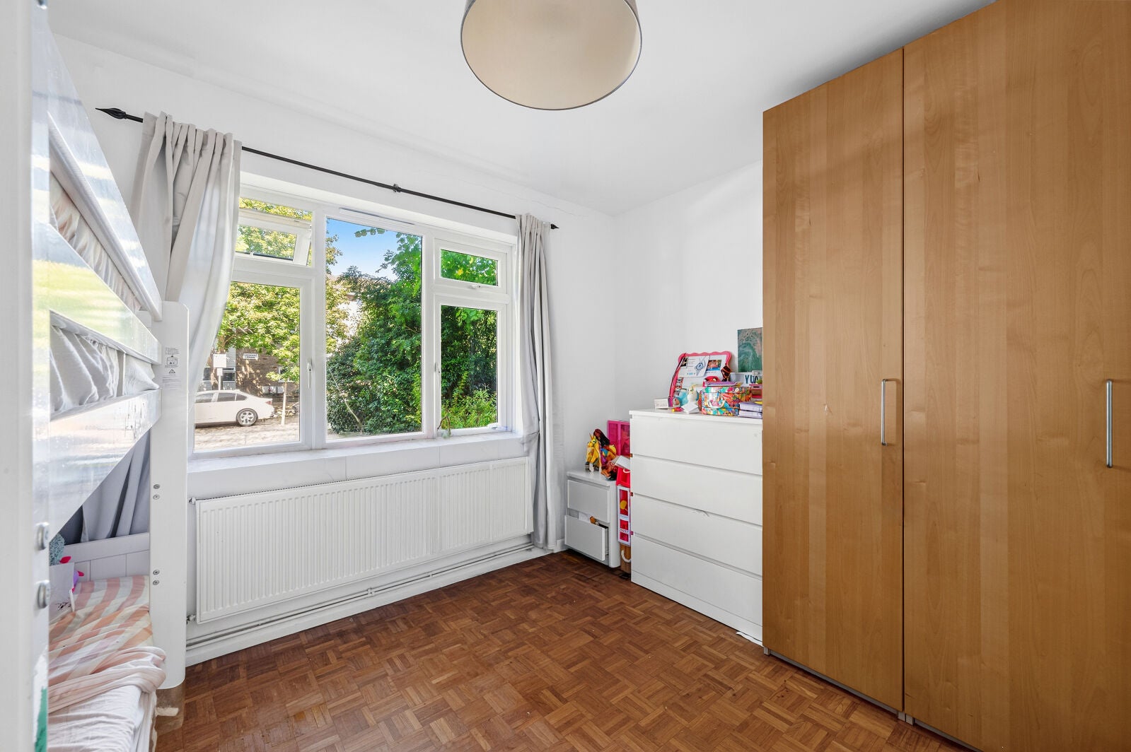 Flat Lovelace Gardens in Greater London