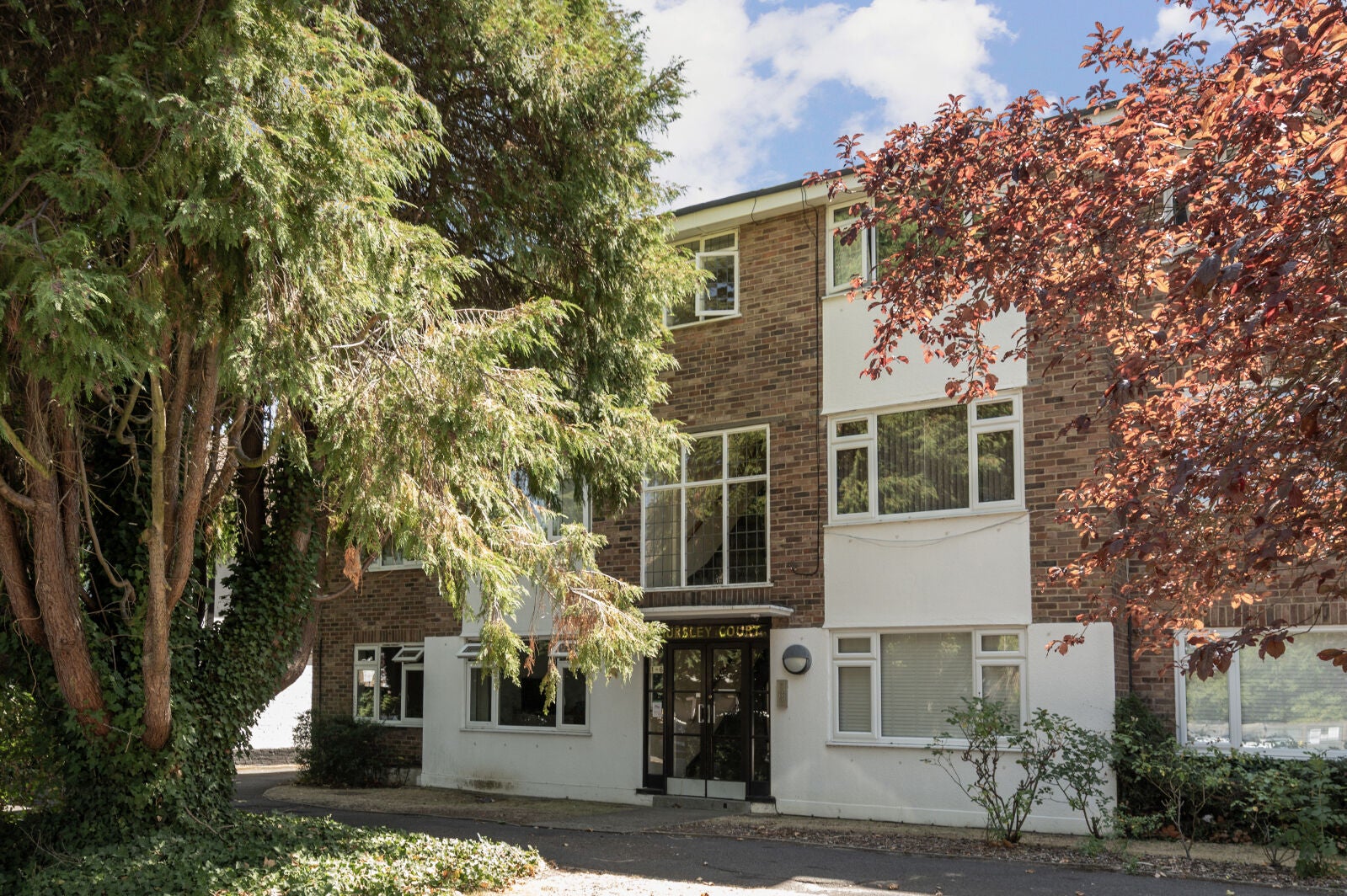 Flat Lovelace Gardens in Greater London