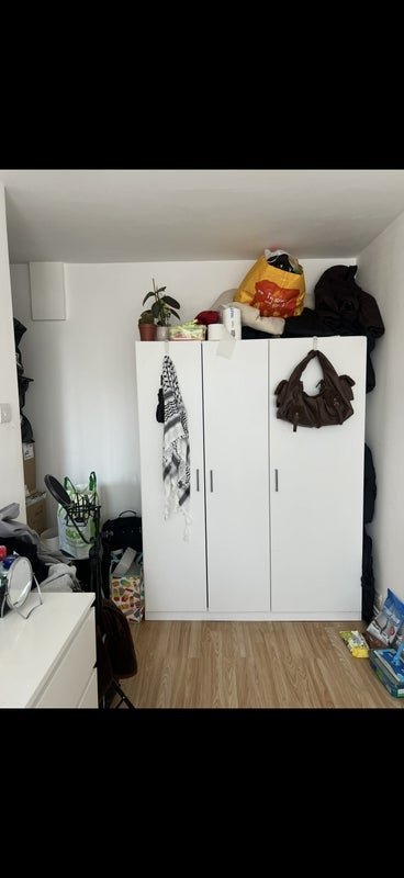 Room Concorde Way in Greater London