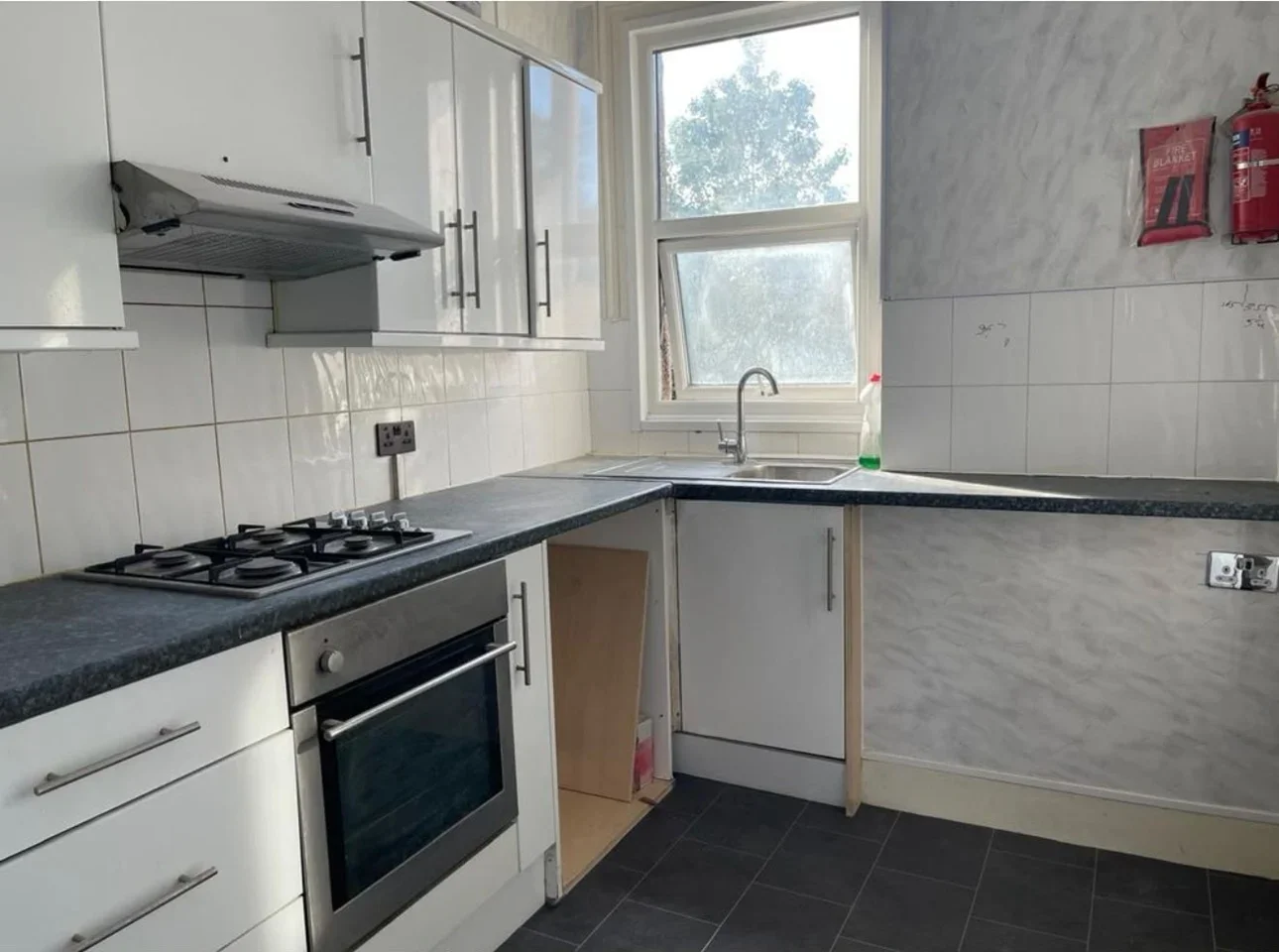 Room Balfour Road in Greater London