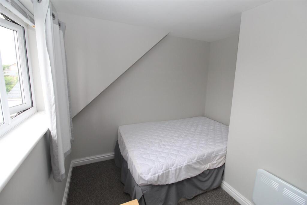 Room Rhymney Terrace in Cardiff