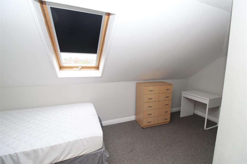 Room Rhymney Terrace in Cardiff