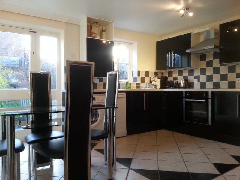 Room Barnsdale Avenue in Greater London