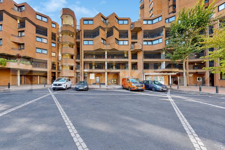 Flat Iverson Road in Greater London